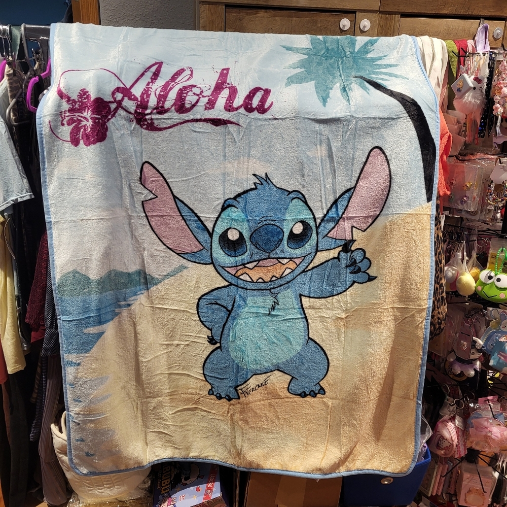 STITCH Cozy Fleece Throw Blanket NEW 40" X 55"